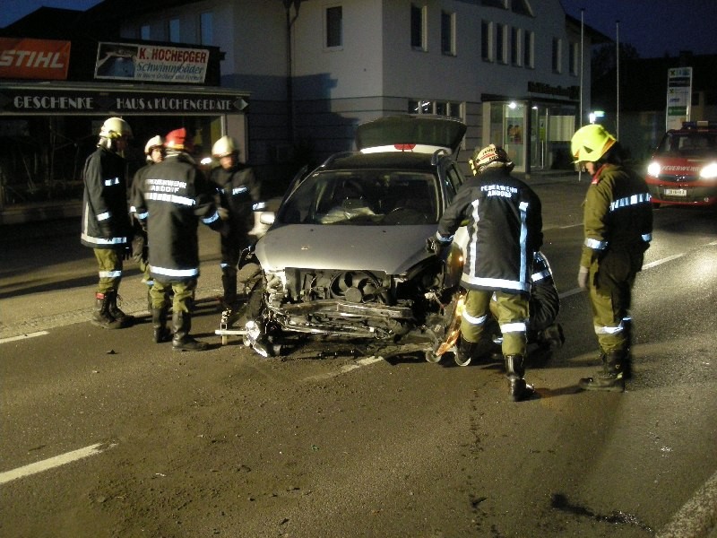 FF Andorf - Verkehrsunfall in Andorf am 4. Mai 2008 - 002.jpg